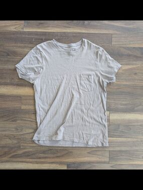 Men's Short-Sleeve Crew Pocket Tee in Grey